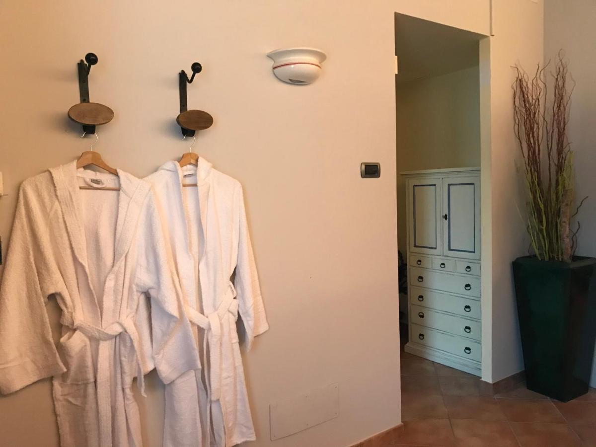 קאבאיון ורונסה Residence Ulivi מראה חיצוני תמונה