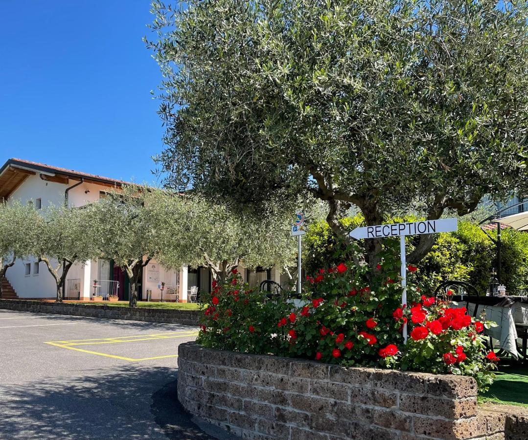 קאבאיון ורונסה Residence Ulivi מראה חיצוני תמונה