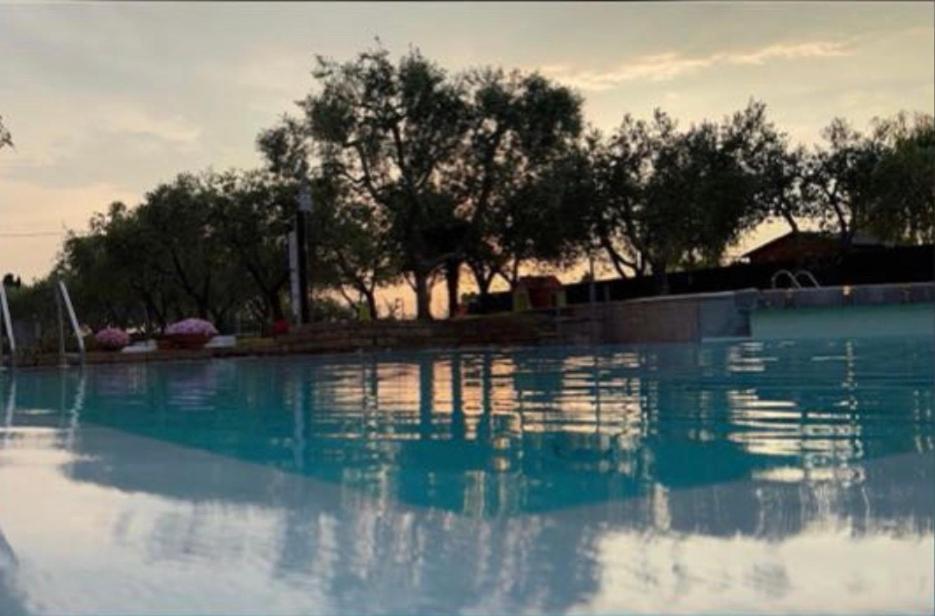 קאבאיון ורונסה Residence Ulivi מראה חיצוני תמונה