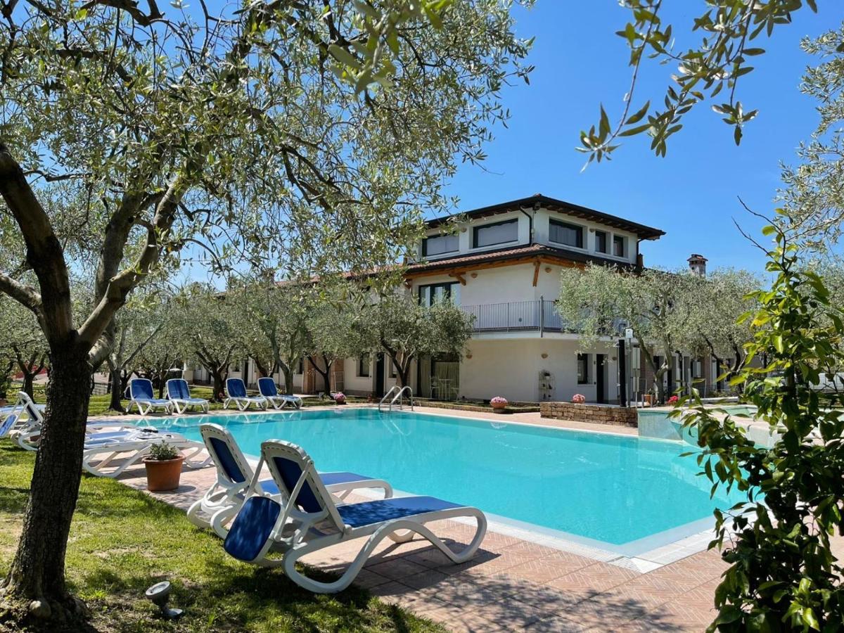 קאבאיון ורונסה Residence Ulivi מראה חיצוני תמונה