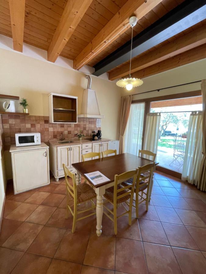 קאבאיון ורונסה Residence Ulivi מראה חיצוני תמונה
