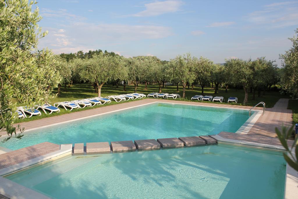 קאבאיון ורונסה Residence Ulivi מראה חיצוני תמונה